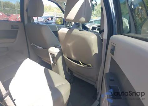 2010 Ford Escape Xlt from USA, damaged, VIN 1FMCU9D73AKC45860